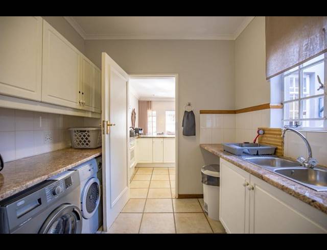 3 BEDROOM HOUSE FOR SALE IN BROOKLYN